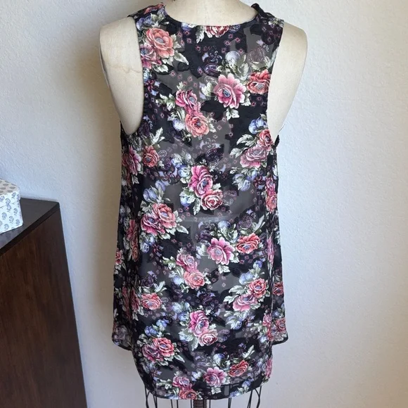 Victorias Secret Floral V-Neck Sleeveless Lace Tunic - Black with Pink Roses - Picture 4 of 5